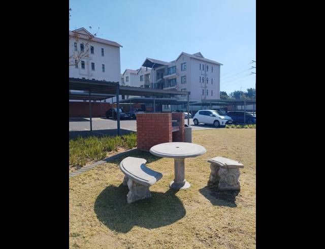 1 BEDROOM APARTMENT FOR SALE IN MODDERFONTEIN